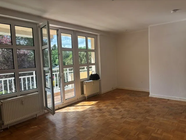 1,5 Zimmer in Gatow, 40 m², große sonnige Terrasse, 1 Nettokaltmiete freie Zeit für Renovierungen! — photo 1